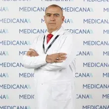 Uzm. Dr. İbrahim Yıldırım — Radyasyon Onkolojisi, Nilüfer, Bursa. Portre fotoğrafı.