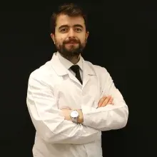 Op. Dr. Cengizhan Ekizceli — Plastik Rekonstrüktif Ve Estetik Cerrahi, İstanbul. Portre fotoğrafı.