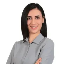 Uzm. Dr. Fatma Benk Durmuş — Çocuk ve Ergen Psikiyatrisi, İstanbul. Portre fotoğrafı.