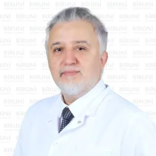 Doç. Dr. Emrah Özdemir — Kardiyoloji, Küçükçekmece, İstanbul. Portre fotoğrafı.