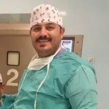 Dr. Dt. Semih Ekici — Diş Hekimi, Denizli. Portre fotoğrafı.