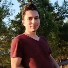 Dt. Burak Vişneci — Diş Hekimi, Konya. Portre fotoğrafı.