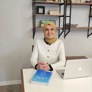 Dyt. Esra Kula — Kayseri. Portre fotoğrafı.