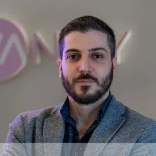 Op. Dr. Semih Yıldız — Plastik Rekonstrüktif Ve Estetik Cerrahi, İstanbul. Portre fotoğrafı.