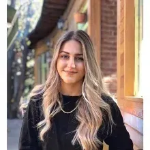 Psk. Ayça İrem Aydoğan — Psikoloji, Erzurum. Portre fotoğrafı.