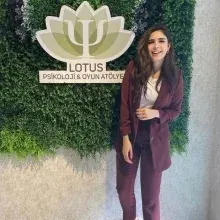 Psk. Zehra Asena Akyıldız — Psikoloji. Portre fotoğrafı.