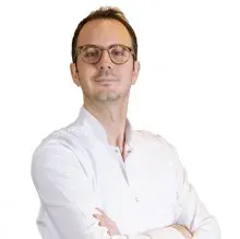 Op. Dr. Halit Müstakim — Göz Hastalıkları, Keçiören, Ankara. Portre fotoğrafı.