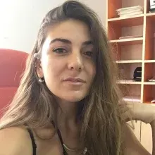 Psk. Ebru Arslan Aktürk — Psikoloji, İzmir. Portre fotoğrafı.