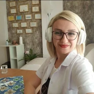 Psk. Sevim Özcan — Psikoloji, İstanbul. Portre fotoğrafı.