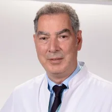 Op. Dr. Namık Yılmaz — Üroloji, Kepez, Antalya. Portre fotoğrafı.