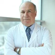 Prof. Dr. Dursun Kadir Bahar — Gastroenteroloji, Ankara. Portre fotoğrafı.
