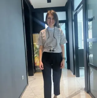 Uzm. Dt. Hatice Özçelik profilinde yer alan galeri fotoğrafı.