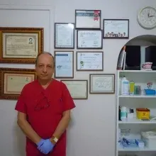 Dt. İbrahim Hayri Karakaya — Diş Hekimi, İstanbul. Portre fotoğrafı.