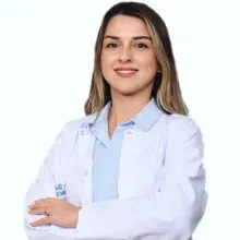 Uzm. Dr. Gökçen Hatipoğlu — Nöroloji, İstanbul. Portre fotoğrafı.