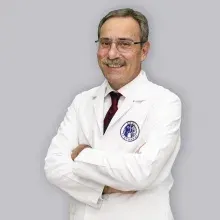Op. Dr. Gökhan Toker — Ortopedi Ve Travmatoloji, Çiğli, İzmir. Portre fotoğrafı.