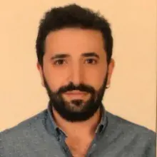 Op. Dr. Kıvanç Demir — Plastik Rekonstrüktif Ve Estetik Cerrahi, İstanbul. Portre fotoğrafı.