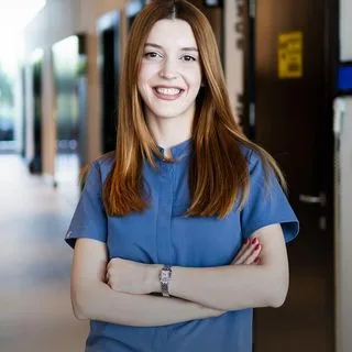 Dr. Dt. Samyeli Sarıhan — Tepebaşı, Eskişehir. Portre fotoğrafı.