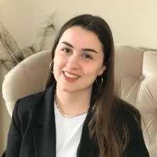 Psk. Dan. Beyza Seven — Psikolojik Danışma ve Rehberlik, İstanbul. Portre fotoğrafı.