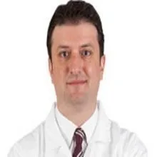 Op. Dr. Onur Peşluk — İstanbul. Portre fotoğrafı.