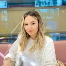 Dyt. Buse Şeker — Diyetisyen. Portre fotoğrafı.