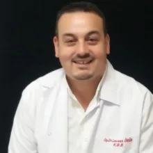 Op. Dr. Levent Önür — Kulak Burun Boğaz, Adana. Portre fotoğrafı.