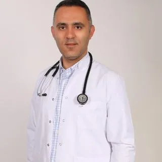 Uzm. Dr. Murat Erer — Kardiyoloji, Bartın. Portre fotoğrafı.
