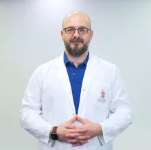 Prof. Dr. Alp Özgün Börcek — Beyin Ve Sinir Cerrahisi, Ankara. Portre fotoğrafı.