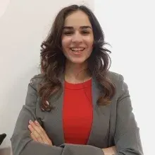 Psk. Sayra Buse Özdemir — Psikoloji. Portre fotoğrafı.