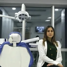 Uzm. Dt. İsmihan Kayhan Çilesiz — Ortodonti. Portre fotoğrafı.
