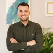 Dyt. Çınsu Gündüz — Diyetisyen. Portre fotoğrafı.