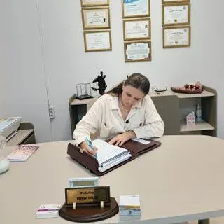 Psk. Duygu Bilgi Çoban — Psikoloji, İzmir. Portre fotoğrafı.