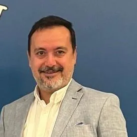 Op. Dr. Koray Cengiz — Kulak Burun Boğaz, İstanbul. Portre fotoğrafı.