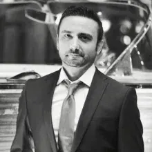 Uzm. Dr. Evren Uzer — Radyoloji, İstanbul. Portre fotoğrafı.