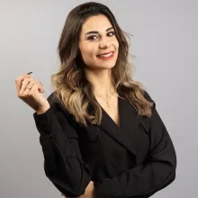 Psk. Dilara Topçu — Psikoloji. Portre fotoğrafı.