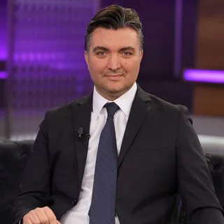Op. Dr. Serkan Aydoğdu — Kadın Hastalıkları Ve Doğum, Ataşehir, İstanbul. Portre fotoğrafı.