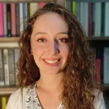 Kl. Psk. Zeynep Karademir — Psikoloji, Şişli, İstanbul. Portre fotoğrafı.