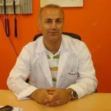 Uzm. Dr. Zeki Ötünç — Çocuk Sağlığı Ve Hastalıkları, Zeytinburnu, İstanbul. Portre fotoğrafı.