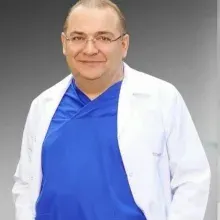 Op. Dr. Mahmut Akyıldız — Kalp Ve Damar Cerrahisi, Beykoz, İstanbul. Portre fotoğrafı.