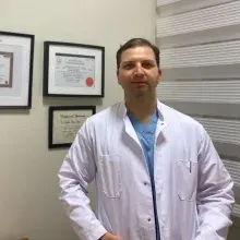 Doç. Dr. Serkan Burç Deşer — Kalp Ve Damar Cerrahisi, İstanbul. Portre fotoğrafı.