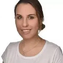 Psk. Ayşe Burcu Güler — Psikoloji, İzmir. Portre fotoğrafı.