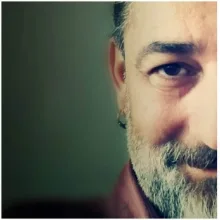 Psk. Dan. Özgür Bülent Çelik — Psikolojik Danışma ve Rehberlik, İzmir. Portre fotoğrafı.