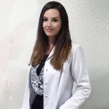 Fzt. Selin Şahin — Fizyoterapi Ve Rehabilitasyon. Portre fotoğrafı.