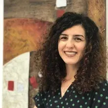 Dt. Merve Sena Yıldırım — Diş Hekimi. Portre fotoğrafı.