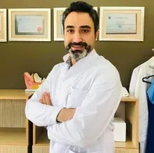 Op. Dr. Mustafa Karakaş — Kulak Burun Boğaz, Küçükçekmece, İstanbul. Portre fotoğrafı.