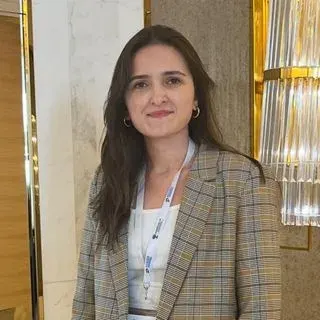 Dyt. Hatice Elif Dinler — Diyetisyen, İstanbul. Portre fotoğrafı.