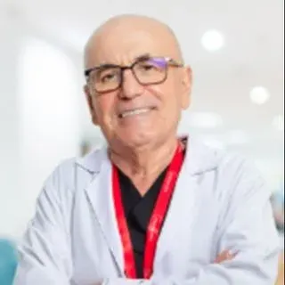 Op. Dr. Adem Uysal — Göz Hastalıkları, Antalya. Portre fotoğrafı.