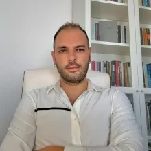 Kl. Psk. Arslan Aygun — Psikoloji, İzmir. Portre fotoğrafı.