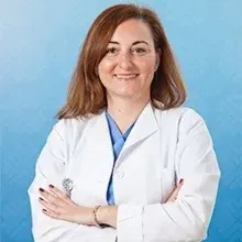 Dt. Nazmiye Burcu Gökmen — Diş Hekimi, İstanbul. Portre fotoğrafı.