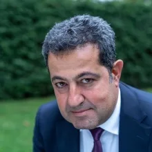Prof. Dr. Sabri Aydın — Beyin Ve Sinir Cerrahisi, İstanbul. Portre fotoğrafı.