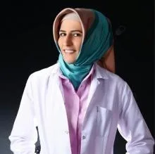 Dt. Fatma Geyik Baştürk — Diş Hekimi, Van. Portre fotoğrafı.